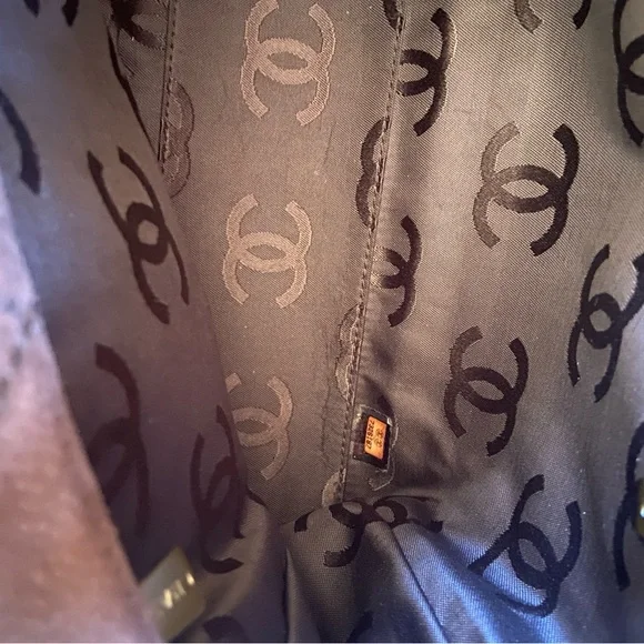 RARE~Chanel Suede Calfskin Antique Gold Metal Brown Shoulder Bag - Picture 10 of 10